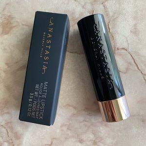 Anastasia Beverly Hills Lipstick “Buff”